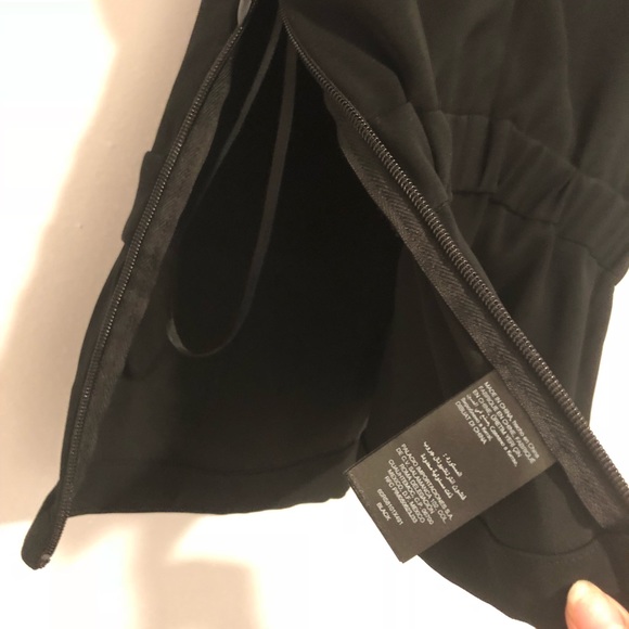 Black Criss-Cross Bebe Top - Picture 5 of 6